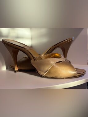 So Bel by Fern Springolators (sz. 9)